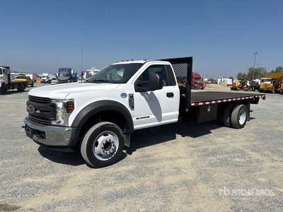 2018 Ford F-550 XL 4x2 Flatbed Truck