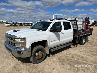 2017 Chevrolet Silverado 3500HD 4x4 Crew Cab Ciężarówka z płaską platformą