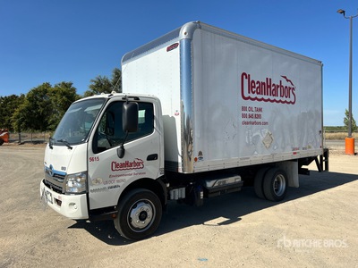 2016 Hino 720 4x2 Van Truck