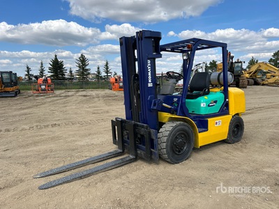 2004 Komatsu FG40ZT-7 7060 lb Cushion Tire Chariot Élévateur