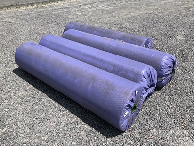 Quantity of (4) Lote de Rollos de Cesped Artificial / Artificial Turf Attrezzatura varia per cura del verde (Unused)