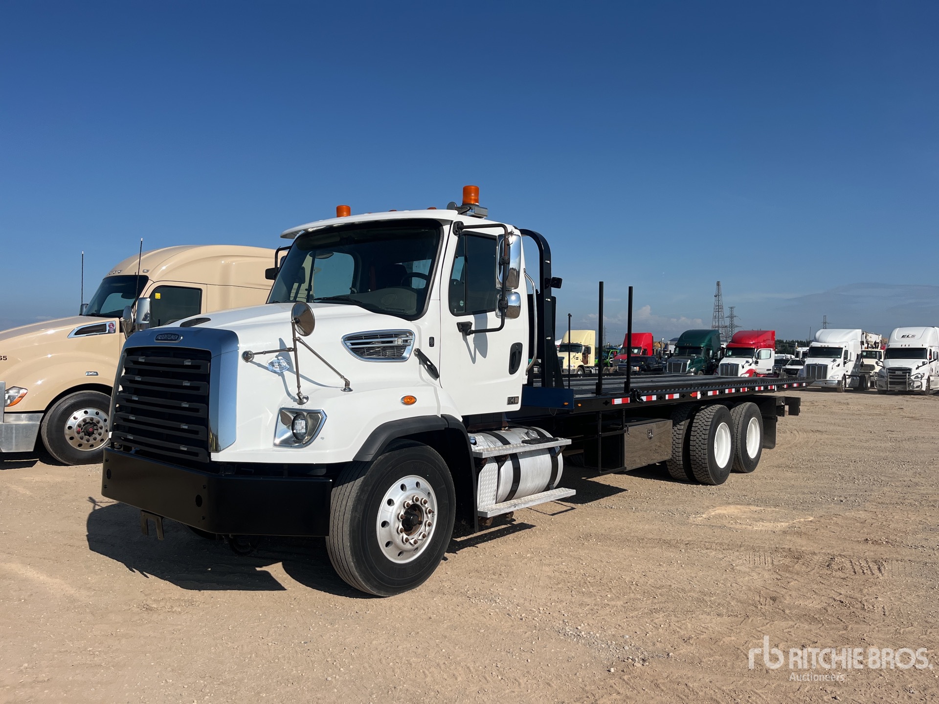 2017 Freightliner 114SD 6x4 Ciężarówka z systemem Rollback