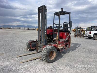 2004 Moffett M5500 5500 lb 3x3 Mitnahmestapler