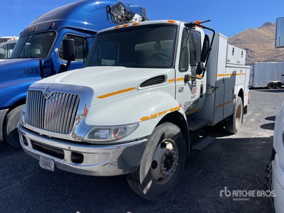 2008 International 4300 4x2 Camion de service