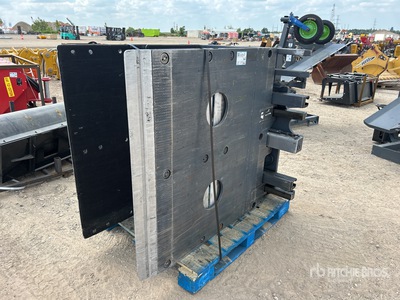 2015 Loron L20A TVST 4848 Carton/TV Clamp