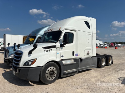 2020 Freightliner Cascadia 126 6x4 تراكتور شاحنة كابينة النوم (ثنائية المحور)