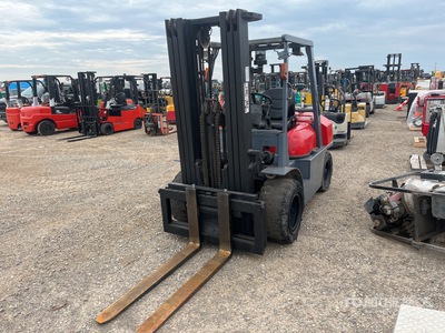 1998 Toyota 52-6FG35 7050 lb Pneumatic Tire Forklift