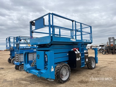 2014 Genie GS4390 AT 4x4 Diesel Elevador de tijera