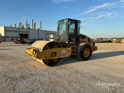 2010 Cat CS-56 Smooth Drum Compactor