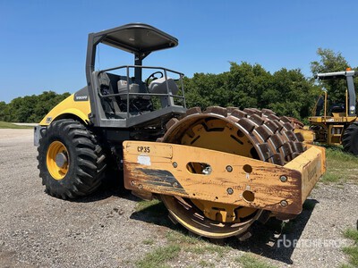 2012 Volvo SD-100F Padfoot Drum Compactor