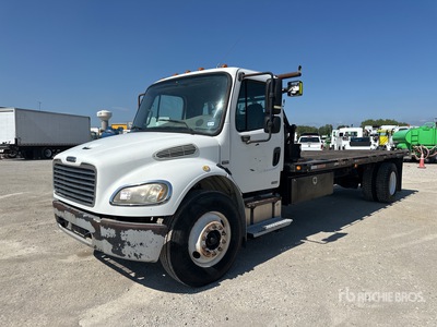 2008 Freightliner M2 106 4x2 Camion treuil