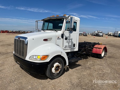 2009 Peterbilt 325 4x2 Camión con gancho