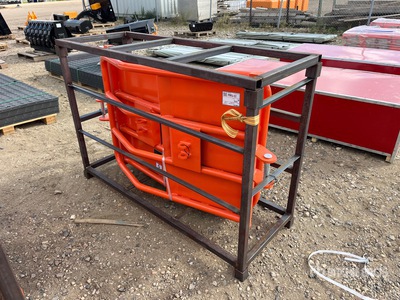 GIYI 40 in Clamp Skid Steer Grapple (Unused)