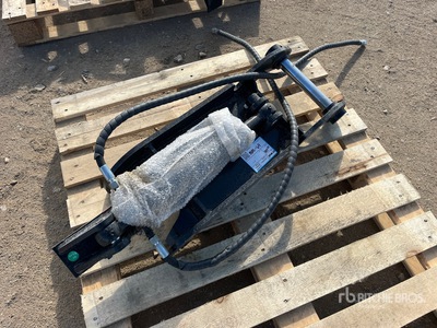 GIYI Hydraulic Excavator Thumb - Fits Cat (Unused)