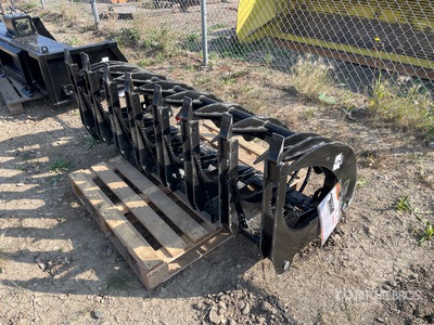 GIYI 72 in Log Skid Steer Grapple (Unused)