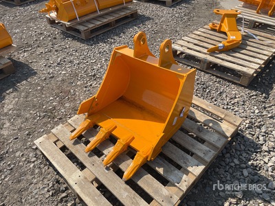GIYI 24 in Digging Excavator Bucket - Fits Cat 305 (Unused)