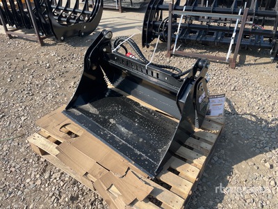 GIYI 39 in Multi-Purpose Mini 4 in 1 Skid Steer Bucket (Unused)