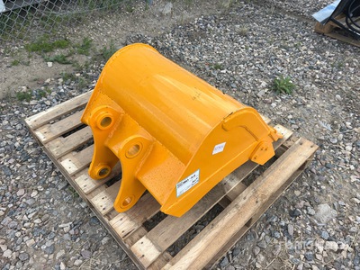 GIYI 24 in Digging Excavator Bucket - Fits Cat 305 (Unused)