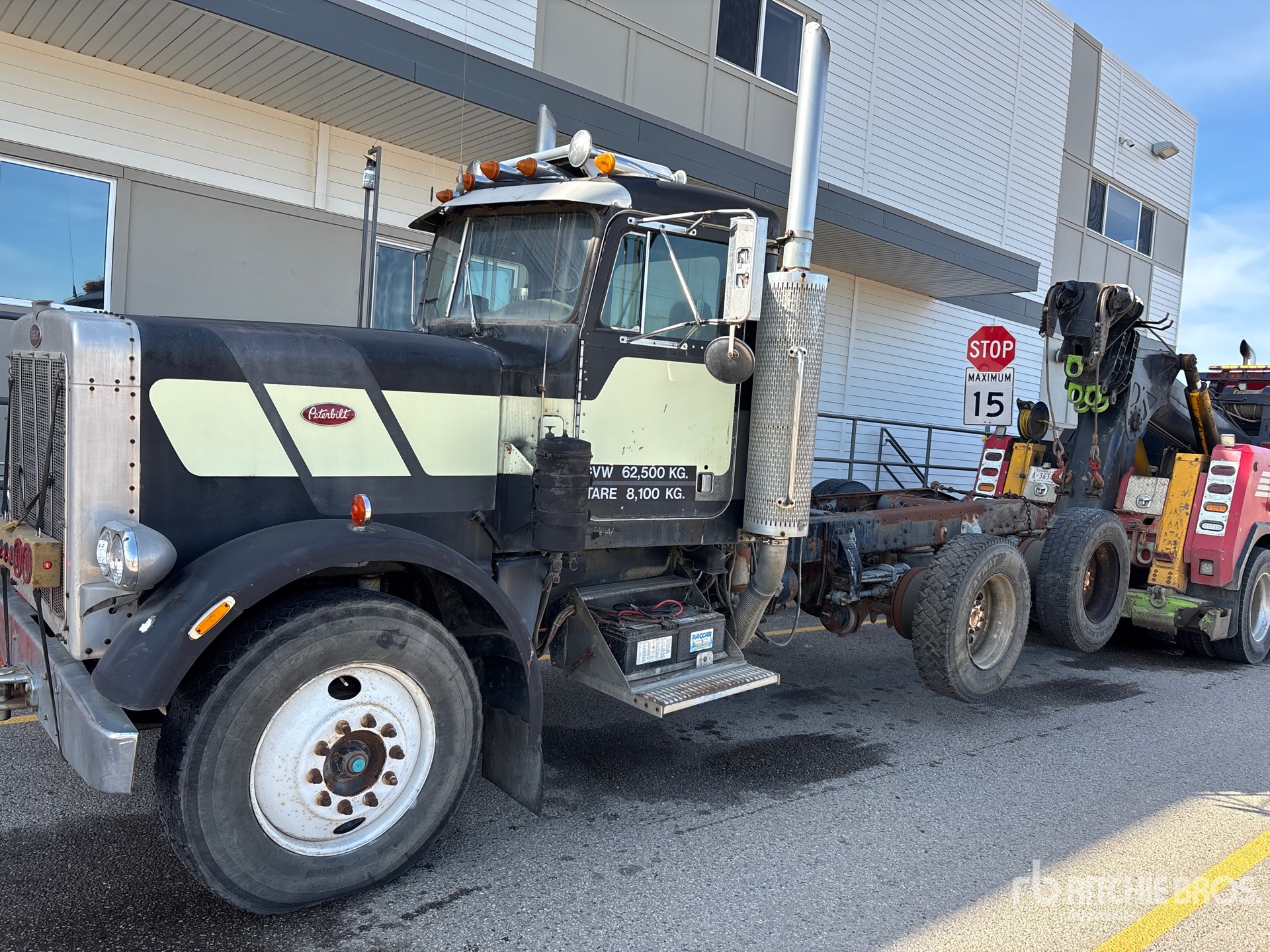 1978 Peterbilt 359D19F Cab and Chassis (Inoperable)