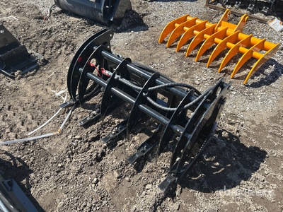 2025 GIYI GY-MCLG60 44 in Mini Skid Steer Grapple (Unused)