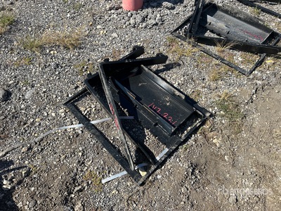 2025 GIYI GY-XHC 30 in Mini Skid Steer Forks (Unused)