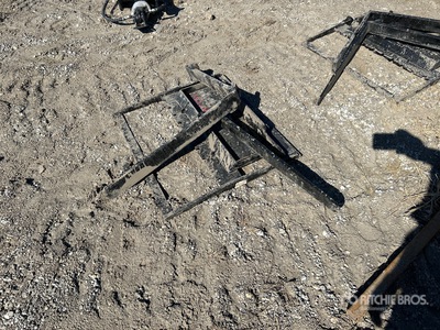 2025 GIYI GY-XHC 29 in Mini Skid Steer Forks (Unused)