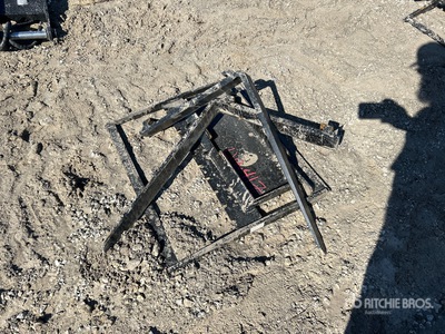 2025 GIYI GY-XHC 29 in Mini Skid Steer Forks (Unused)
