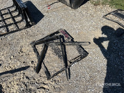2025 GIYI GY-XHC 29 in Mini Skid Steer Forks (Unused)