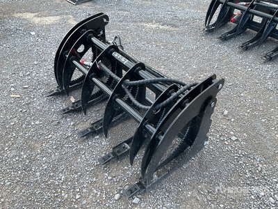 2025 GIYI GY-MCLG60 44 in Mini Skid Steer Grapple (Unused)