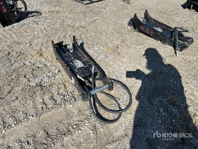 2025 GIYI GY-XJ5T 12 in CAT Hydraulic Excavator Thumb (Unused)