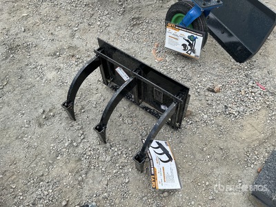 2025 GIYI GY-TRP12 12 in Mini Skid Steer Three-tooth Ripper (Unused)