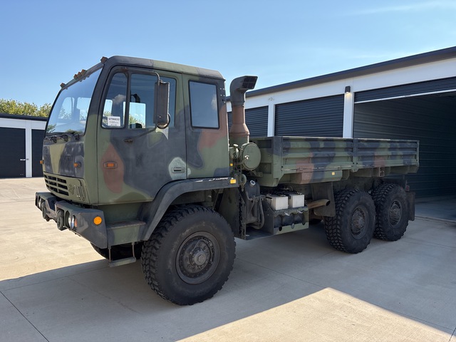 1994 Stewart and Stevenson M1083A0 2 1/2 Ton 6x6 Cargo Truck