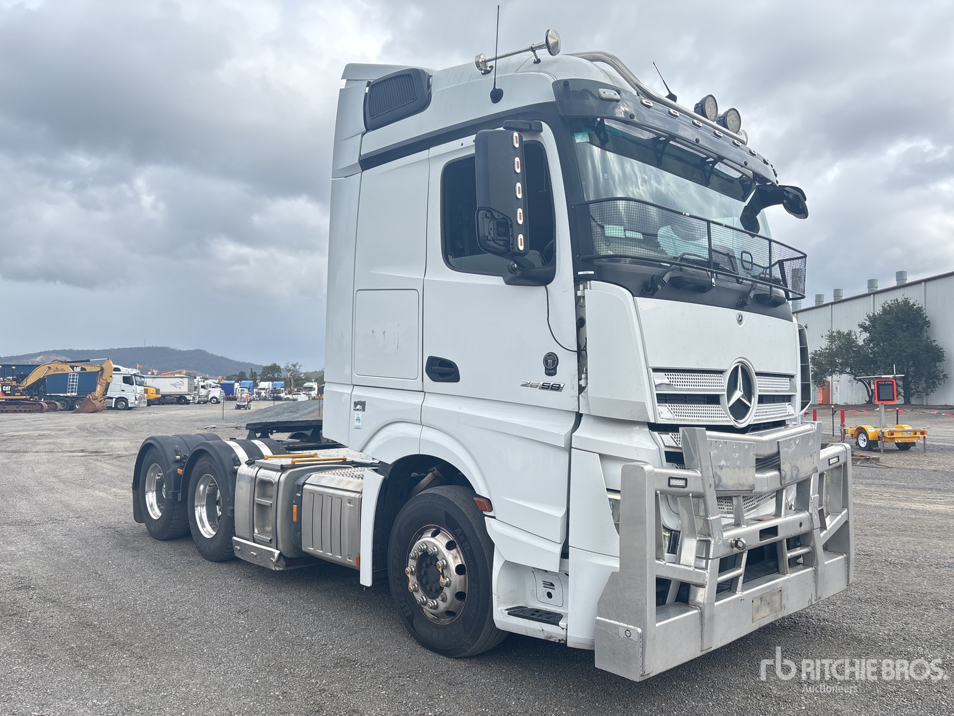 2021 Mercedes Benz Actros 2658 6x4 Ciągnik siodłowy T/A z kabiną sypialną