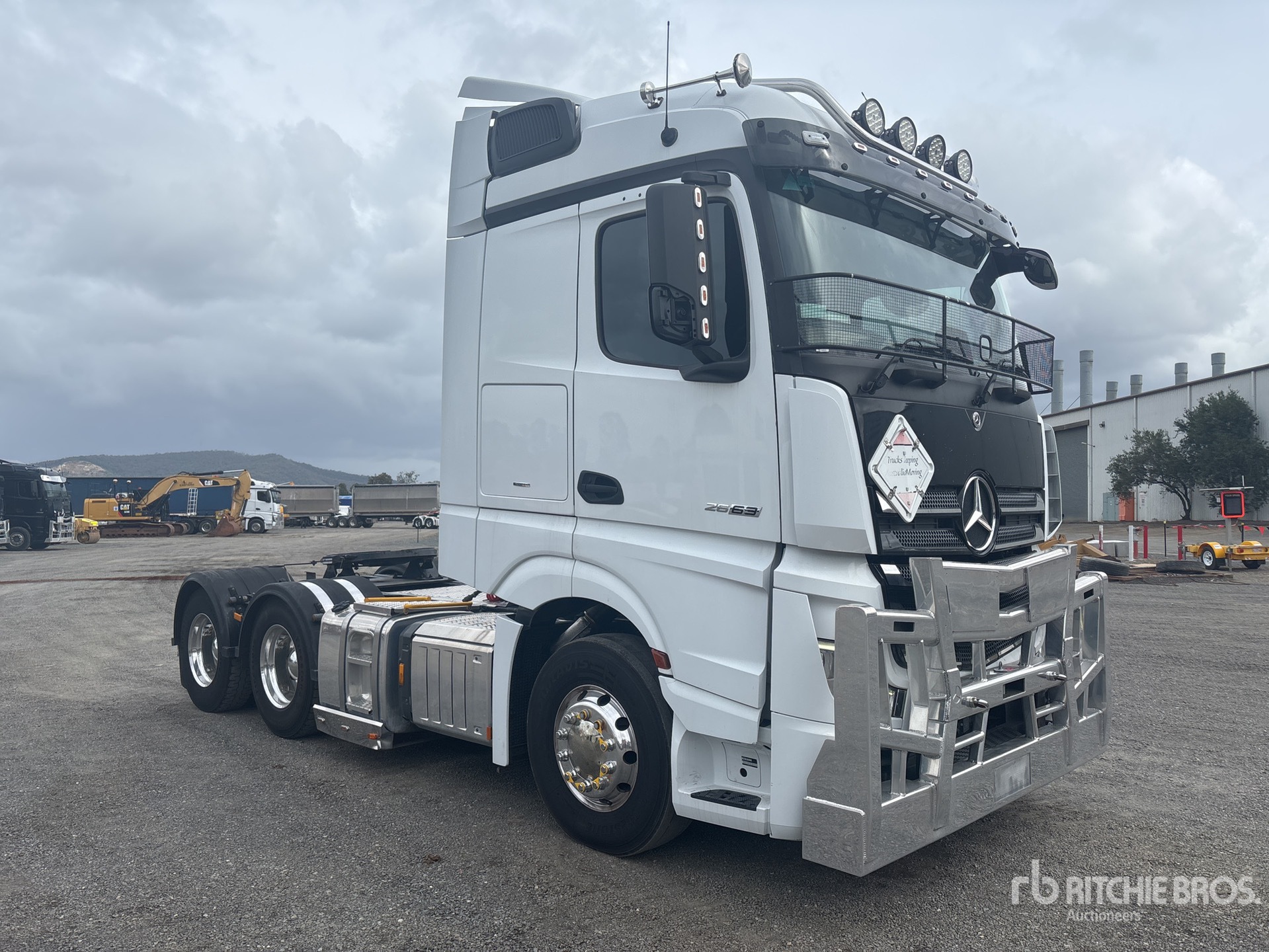 2021 Mercedes Benz Actros 2663 6x4 Ciągnik siodłowy T/A z kabiną sypialną