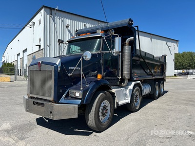 2007 Kenworth T800 8x4 Twin-Steer T/A Dump Truck