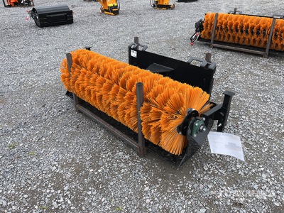 2025 Sweepster SE61 61 in Barredora para Minicargador (Sin Usar) / Balayeuse pour chargeuse à différentiel (Unused)