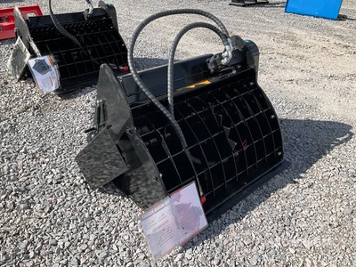 2025 GIYI JBD 32 in Mini Cucharon Mezclador para Minicargador (Sin Usar) / Betoniarka o sterowaniu burtowym (Unused)