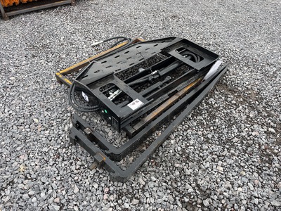 2025 GIYI SF60 60 in Horquillas con Desplazamiento Lateral para Minicargador (Sin Usar) / Side Shift Forks - Fits Skid Steer Loader (Unused)