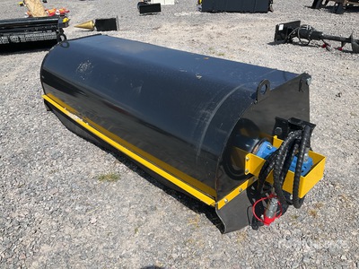 2025 GIYI BS72 72 in Closed Skid Steer Sweeper (Unused)