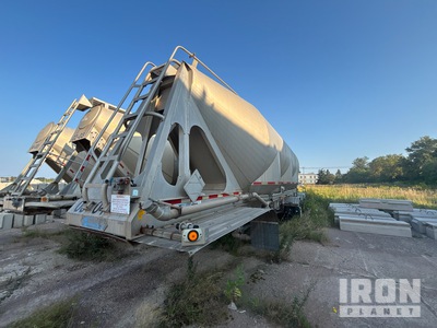 2000 Advance 42470 L Tri/A 43 Ft Pneumatic Bulk Trailer