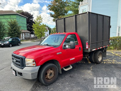 2006 Ford F-350 XL 4x2 Chipper Truck