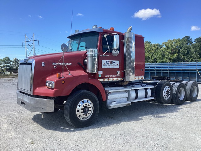 2012 Western Star 4900EX 8x4 Tri/A Sleeper Truck Tractor 2012 Western Star 4900EX 8x4 Tri/A Sleeper Truck Tractor
