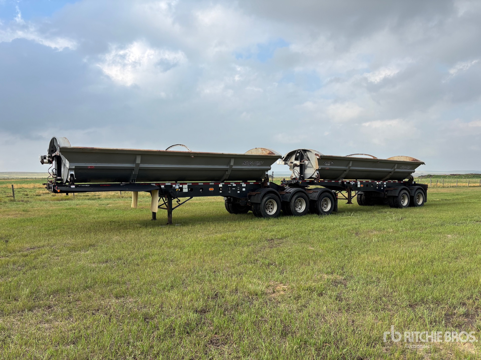 Smithco Tri/A Super B-Train Lead Side Dump Trailer