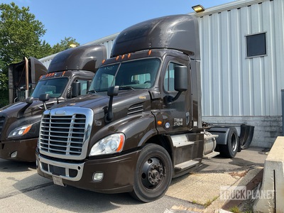 2017 Freightliner Cascadia 113 4x2 S/A Day Cab Truck Tractor (Inoperable)