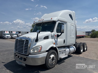 2019 Freightliner Cascadia 113 6x4 T/A Sleeper Truck Tractor