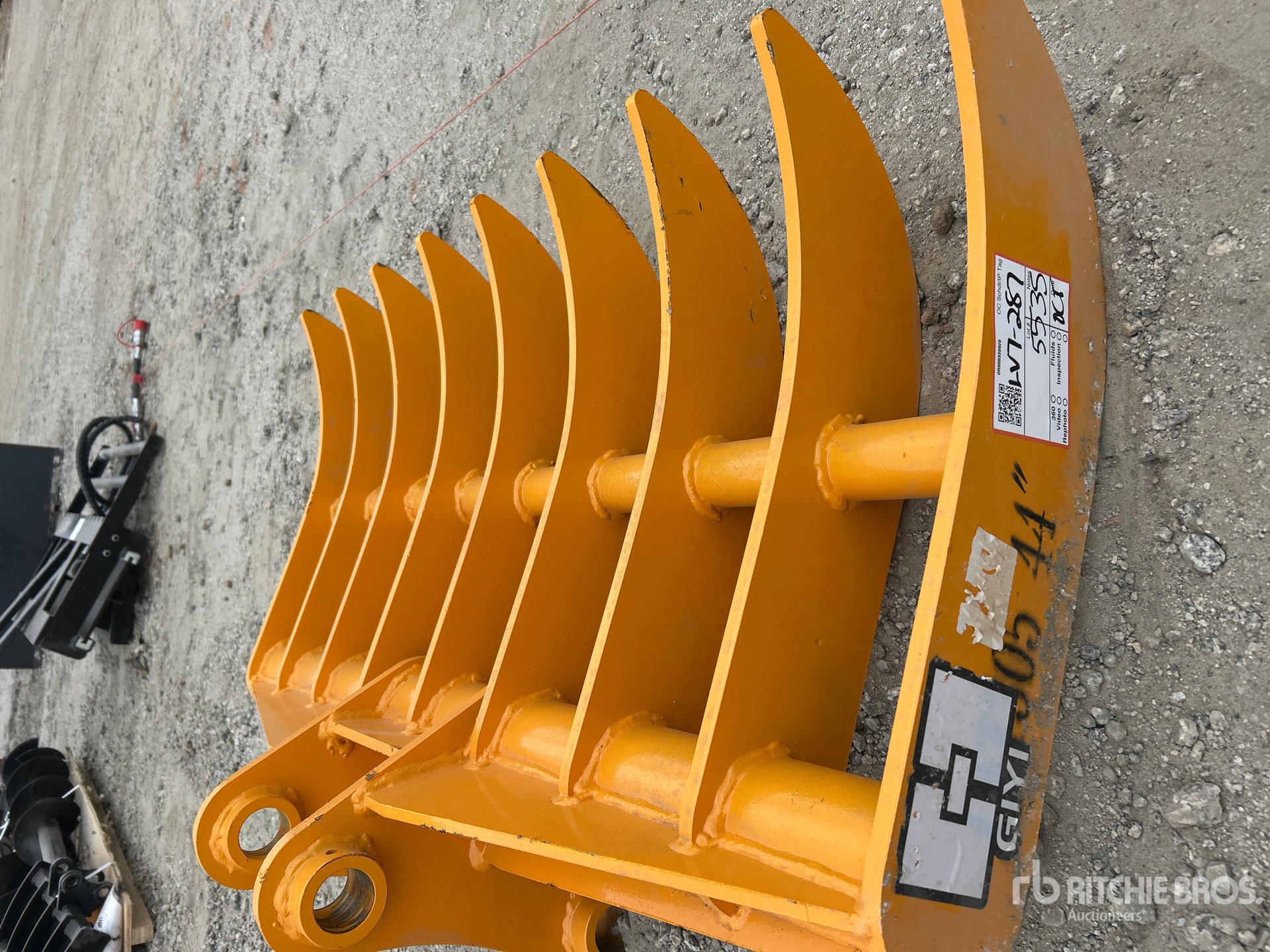 2025 GIYI Excavator Rake - Fits Cat 305 (Unused)