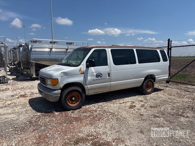 2004 Ford E-350 Passenger Van (Inoperable)