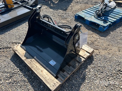 2025 GIYI GY-XKH39F 39 in Multi-Purpose Mini Skid Steer Bucket (Unused)