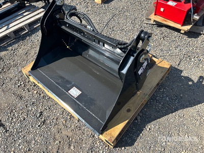 2025 GIYI GY-XKH39F 39 in Multi-Purpose Mini Skid Steer Bucket (Unused)