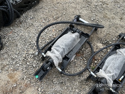 2025 GIYI GY-XJ5T 12 in Hydraulic Excavator Thumb (Unused)